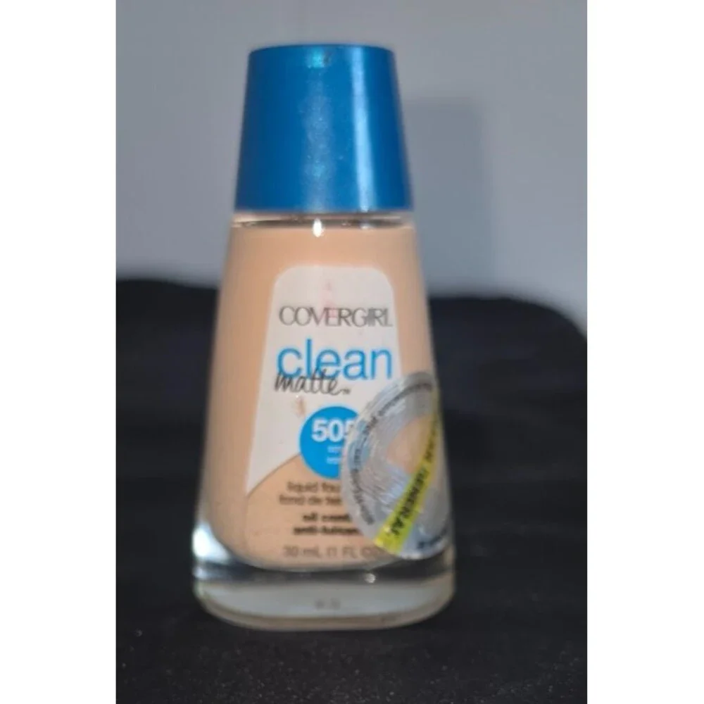 Covergirl Clean Liquid Foundation 505 Ivory - Original Discontinued NEW